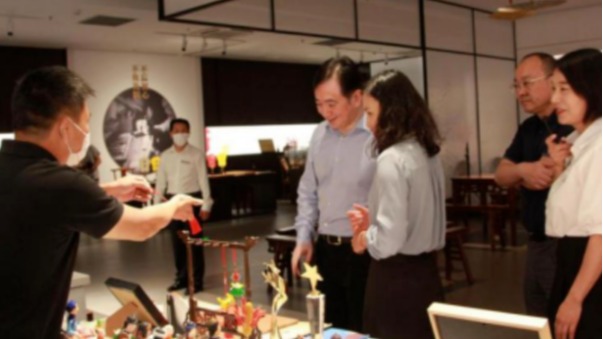 喜报丨祝贺动画疯
暑期社会实践团队获双“十佳团队”...